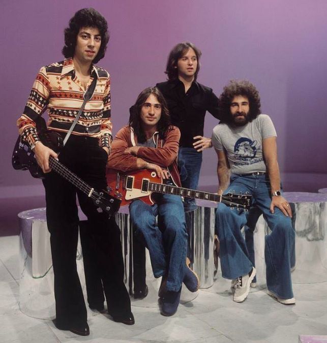 10cc’s “I’m Not in Love”: The Strange Love Song That Became a 1970s Classic