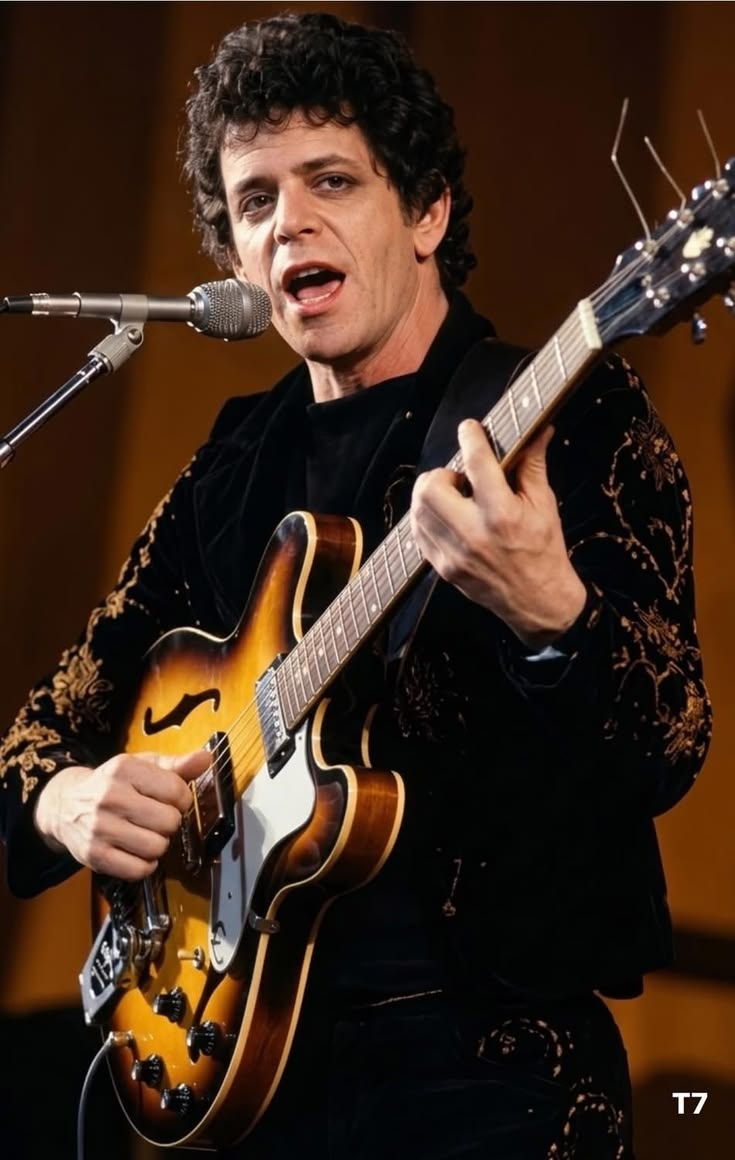 Lou Reed’s “Sweet Jane”: The Velvet Underground Classic That Became a Rock Anthem