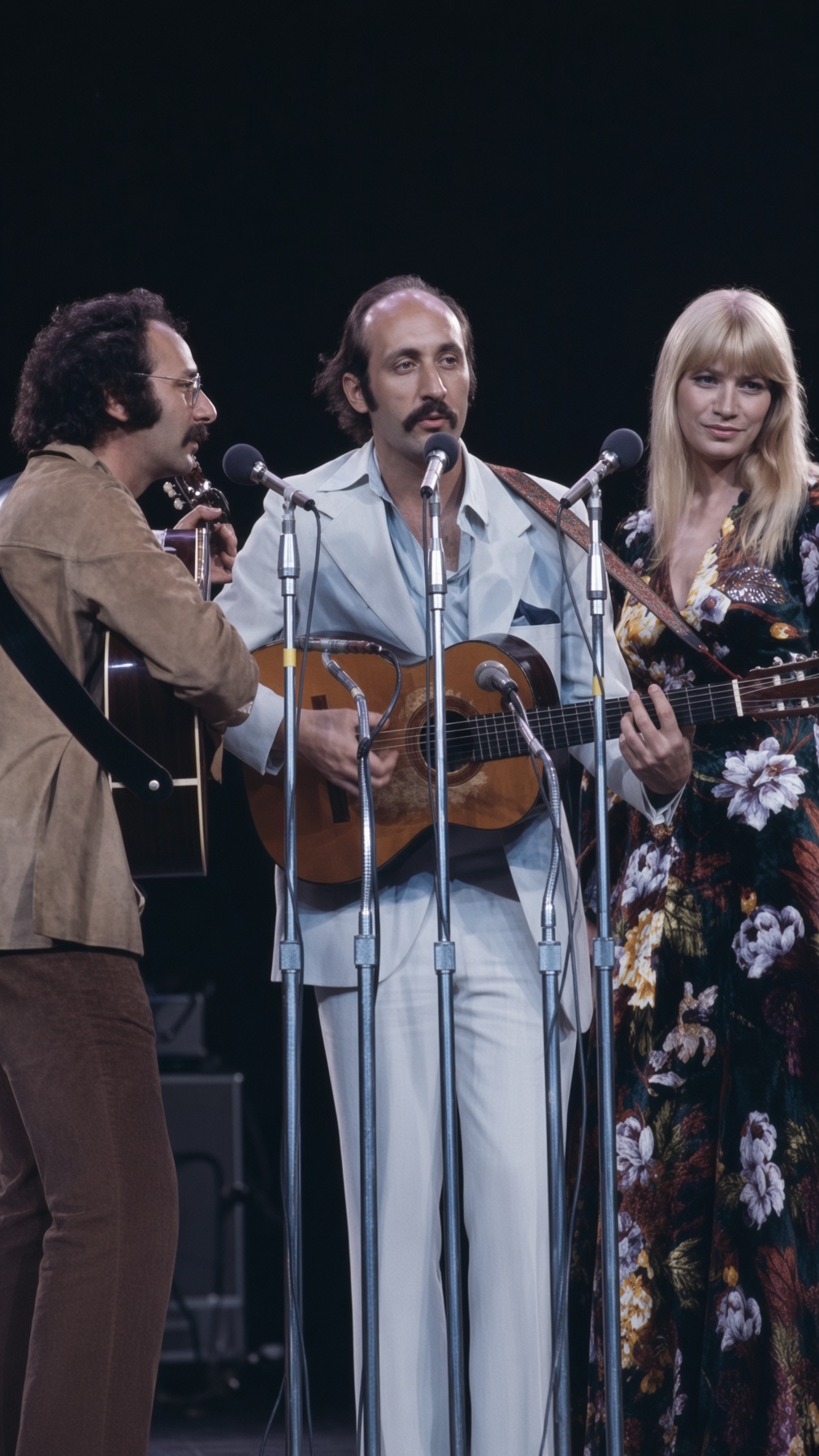 Peter, Paul and Mary’s “If I Had a Hammer” Turned a Protest Song Into a Voice for a Generation