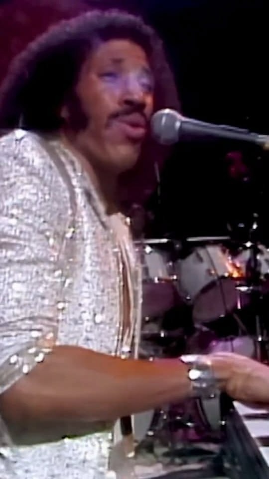 The Meaningless Words Millions of People Somehow Learned to Sing