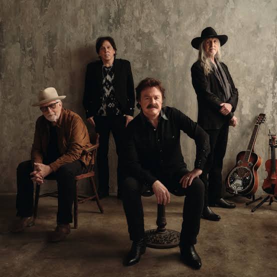 1976 - The Doobie Brothers Needed Help When Tom Johnston Fell Ill. How Did Michael McDonald's Piano and Voice Rebuild the Band From Inside?