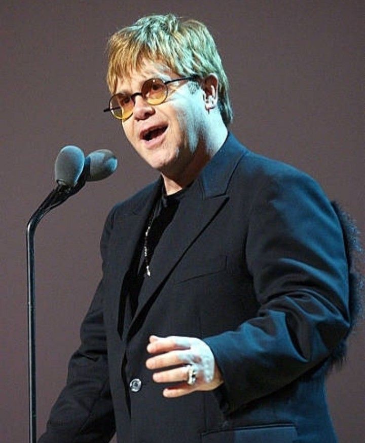 The Lonely Story Behind a Song Elton John Didn’t Even Understand