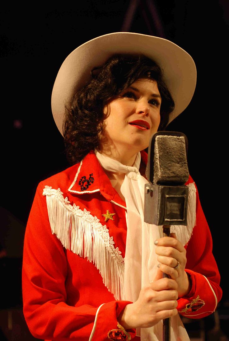 Patsy Cline’s “I Fall to Pieces”: The Song That Established Her as a Country Legend
