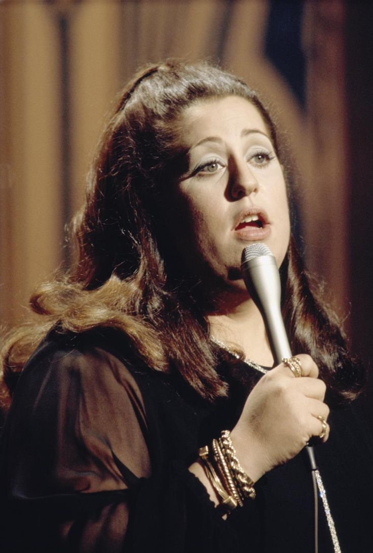 Cass Elliot’s “Dream a Little Dream of Me”: The Song That Became Her Signature