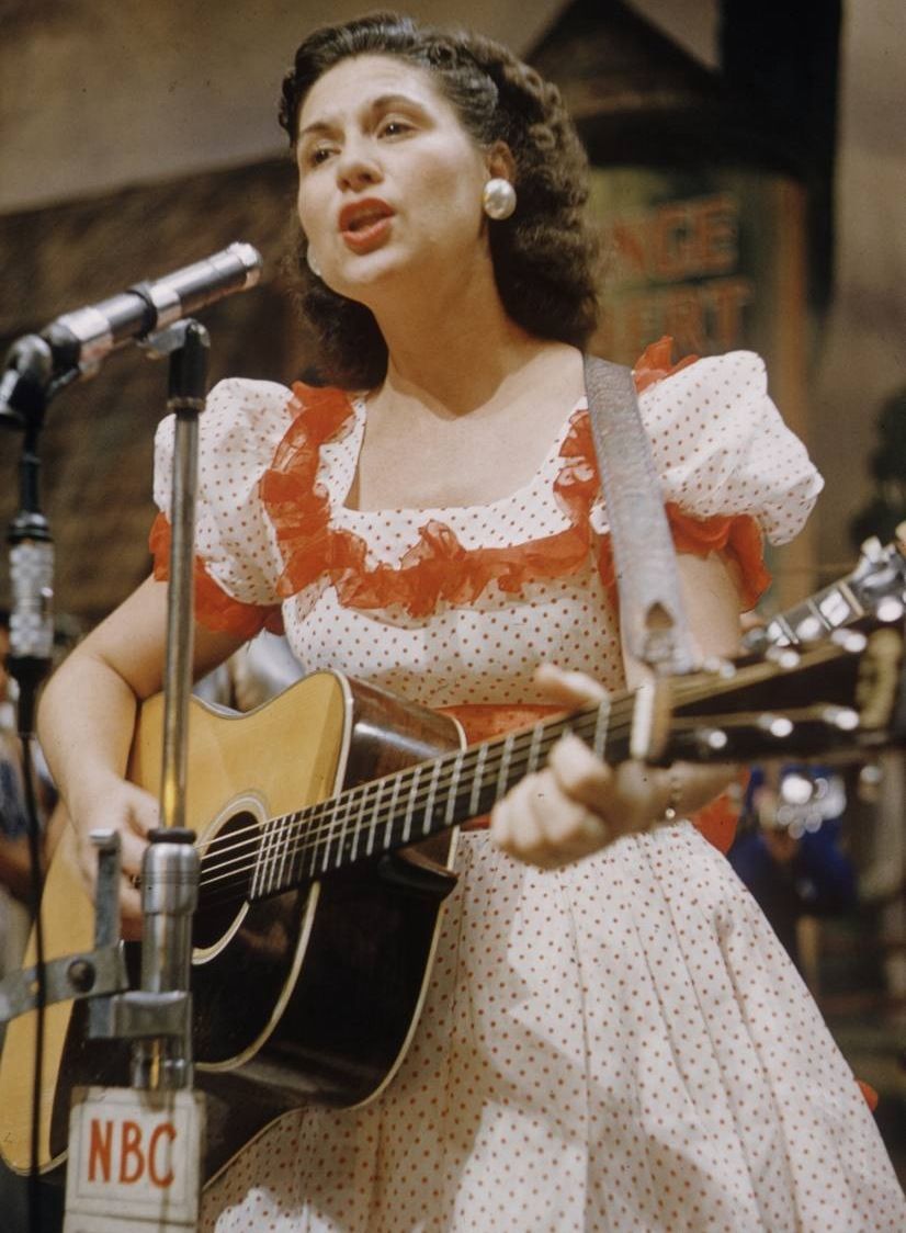 The Country Duet That Made Kitty Wells and Red Foley Shine Together