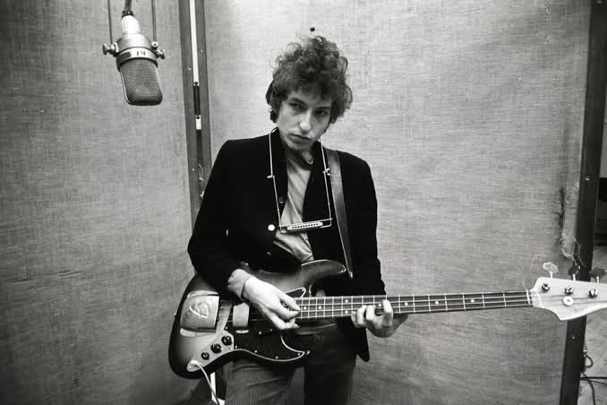 Bob Dylan Wrote “Knockin’ on Heaven’s Door” for a Movie — Then It Became a Song for Generations