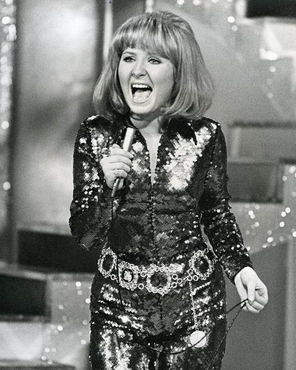 Lulu’s “To Sir with Love”: The Song That Turned a Film’s Goodbye Into a Timeless Classic