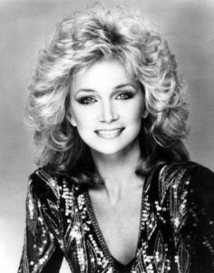 TM -Barbara Mandrell’s ‘Sleeping Single in a Double Bed’ Redefines Country Pop and Champions Female Empowerment in 1978