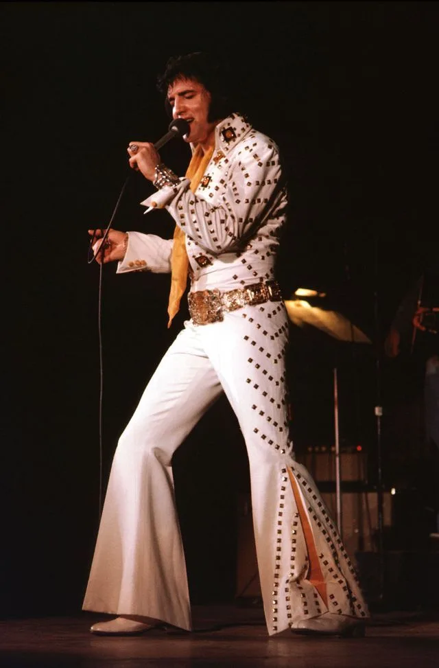 Elvis Presley at Sun Studio: The First Visit and Audition That Changed Music History