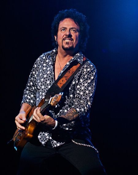Toto’s “Africa” — The Iconic Sound of 1982