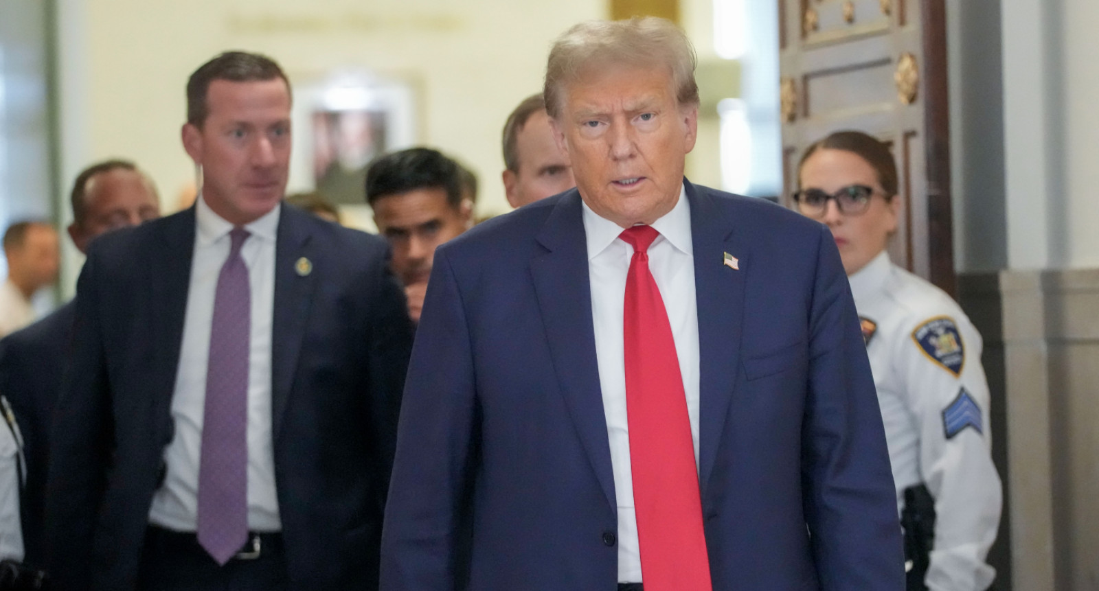 House Passes Trump-Backed Funding Deal in Overwhelming 370–48 Vote