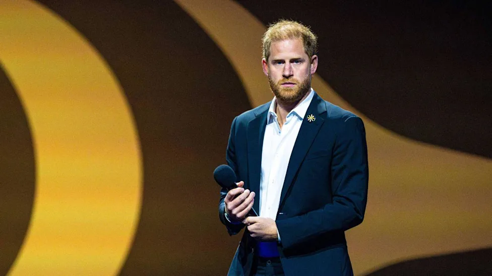 “AND THAT’S IT.” — PRINCE HARRY’S SPEECH SUDDENLY COLLAPSES AS THE TELEPROMPTER FAILS