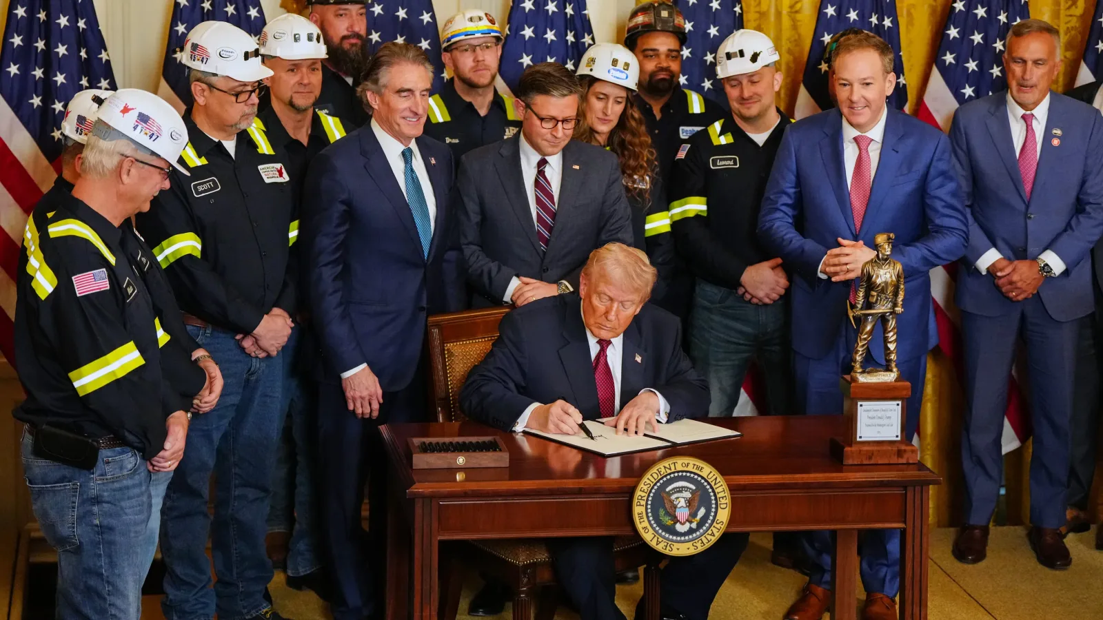 WITH ONE STROKE: TRUMP'S STUNNING LIVE EXECUTIVE ORDER SAVES AMERICANS BILLIONS ON FUEL!