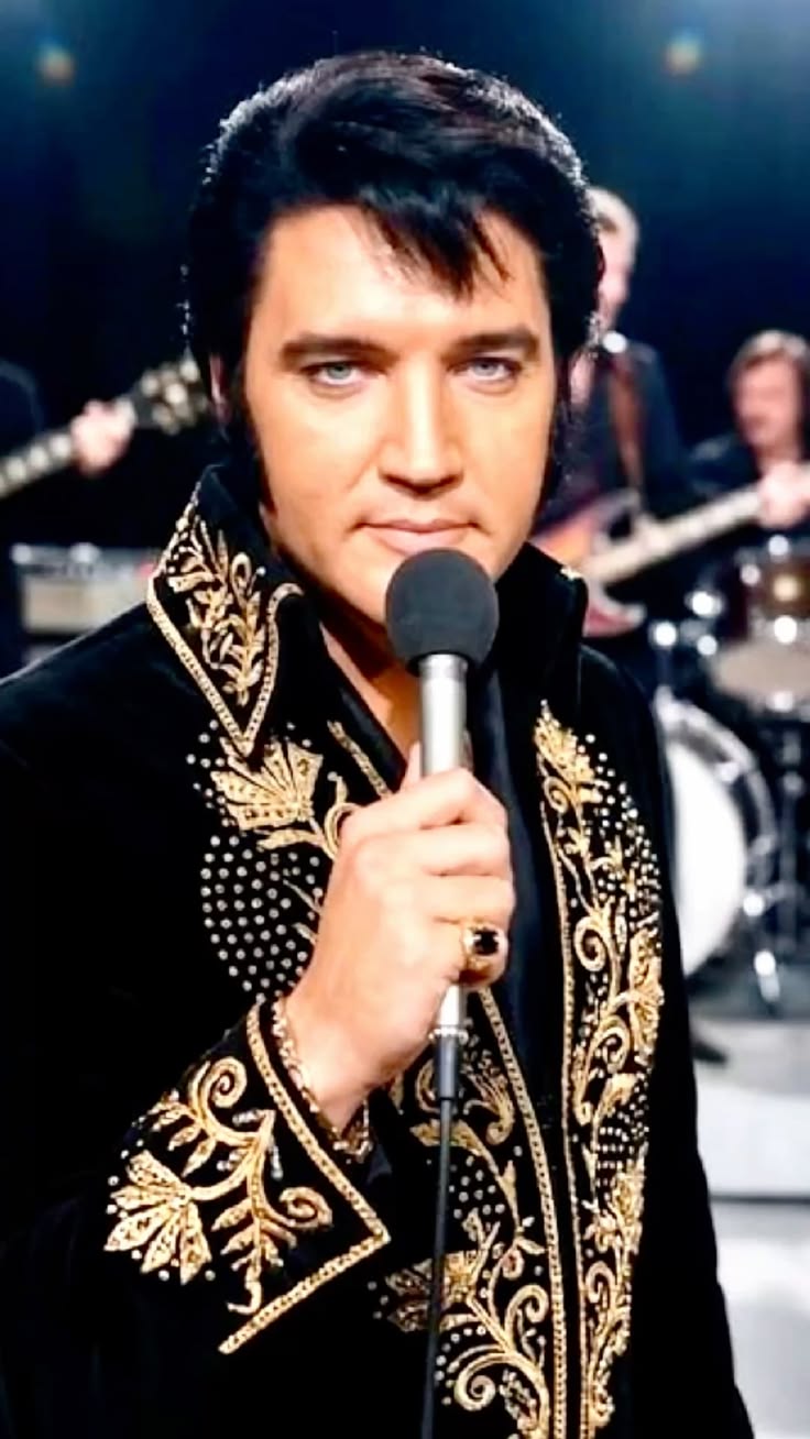 Elvis Presley Saw a Story About Poverty — Then “In the Ghetto” Became One of His Most Meaningful Hits