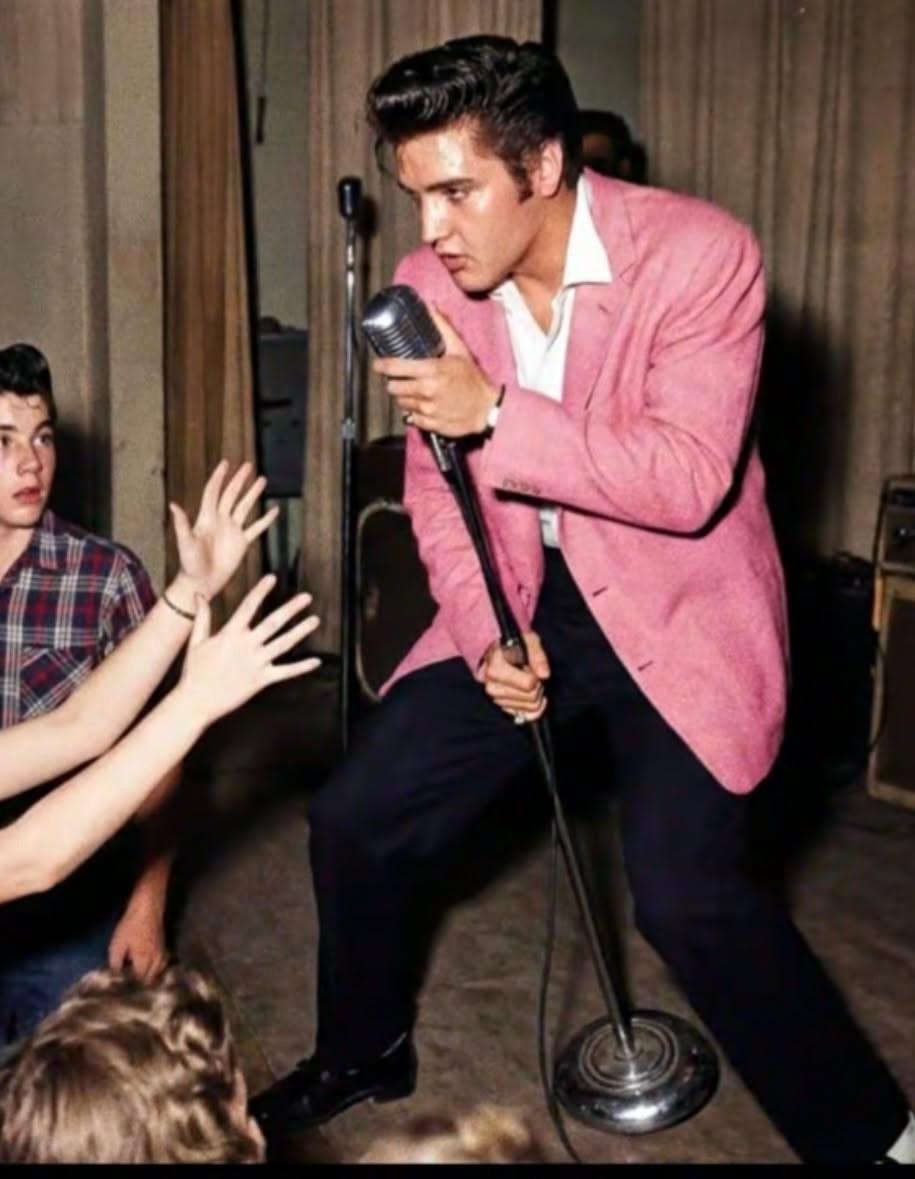 Elvis Presley Was Given a Song About a Failing Relationship — Then “Suspicious Minds” Revived His Career