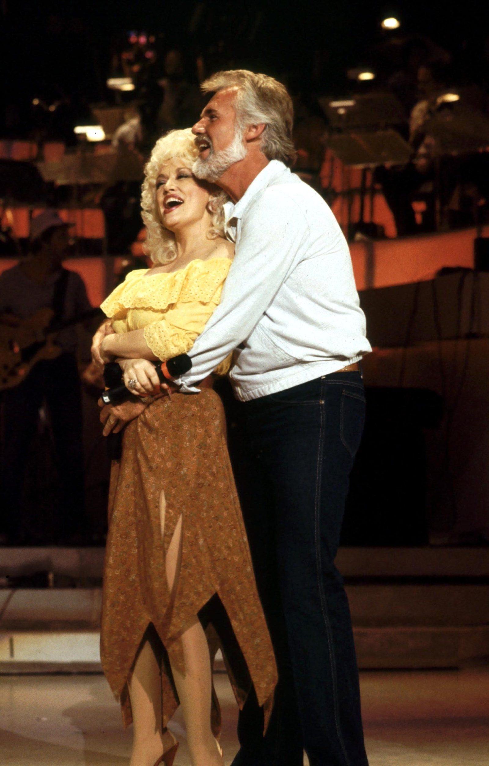 Dolly Parton and Kenny Rogers Wanted One Christmas They’d Never Forget — And Turned It Into a Holiday Love Song