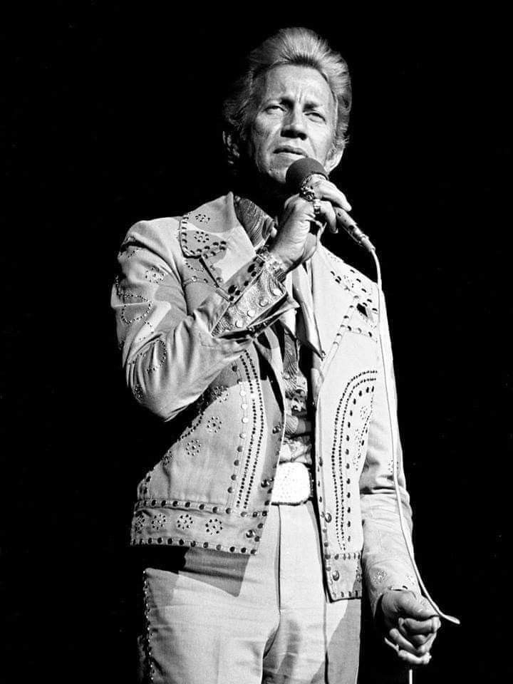 Porter Wagoner Turned a Tragic Story Into a Country Classic — And “The Carroll County Accident” Still Haunts Listeners