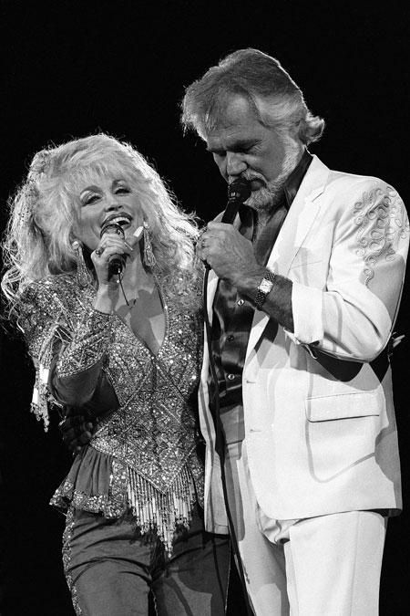 Dolly Parton and Kenny Rogers Almost Missed “Islands in the Stream” — Then Their Voices Became Country Music Magic