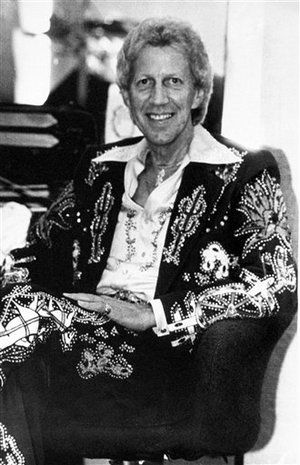 Porter Wagoner Turned a Sad Story Into a Country Classic