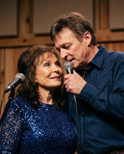 “MY MAMA IS THE GREATEST SINGER IN THE WORLD” — ERNEST RAY LYNN SAID THAT ABOUT HIS MOTHER