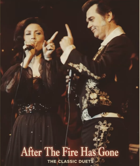 Conway Twitty & Loretta Lynn – After The Fire Is Gonee