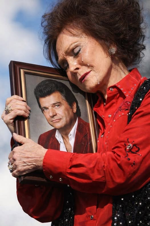 you know WHEN LOYALTY OUTLIVES THE SPOTLIGHT THE UNBROKEN BOND BETWEEN LORETTA LYNN AND CONWAY TWITTY
