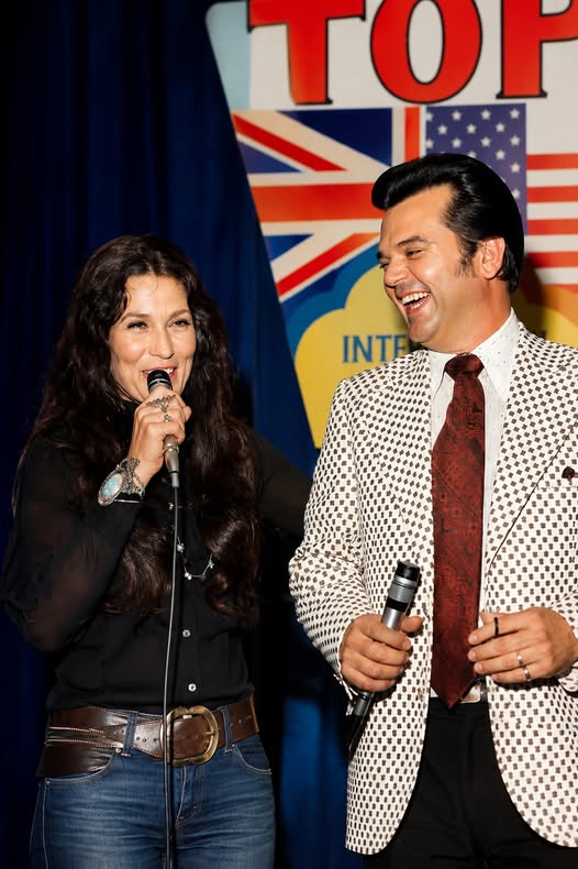 “Thousands Witnessed It, Few Ever Forgot It: The Night Conway Twitty and Loretta Lynn Made an Arena Feel Like Home”
