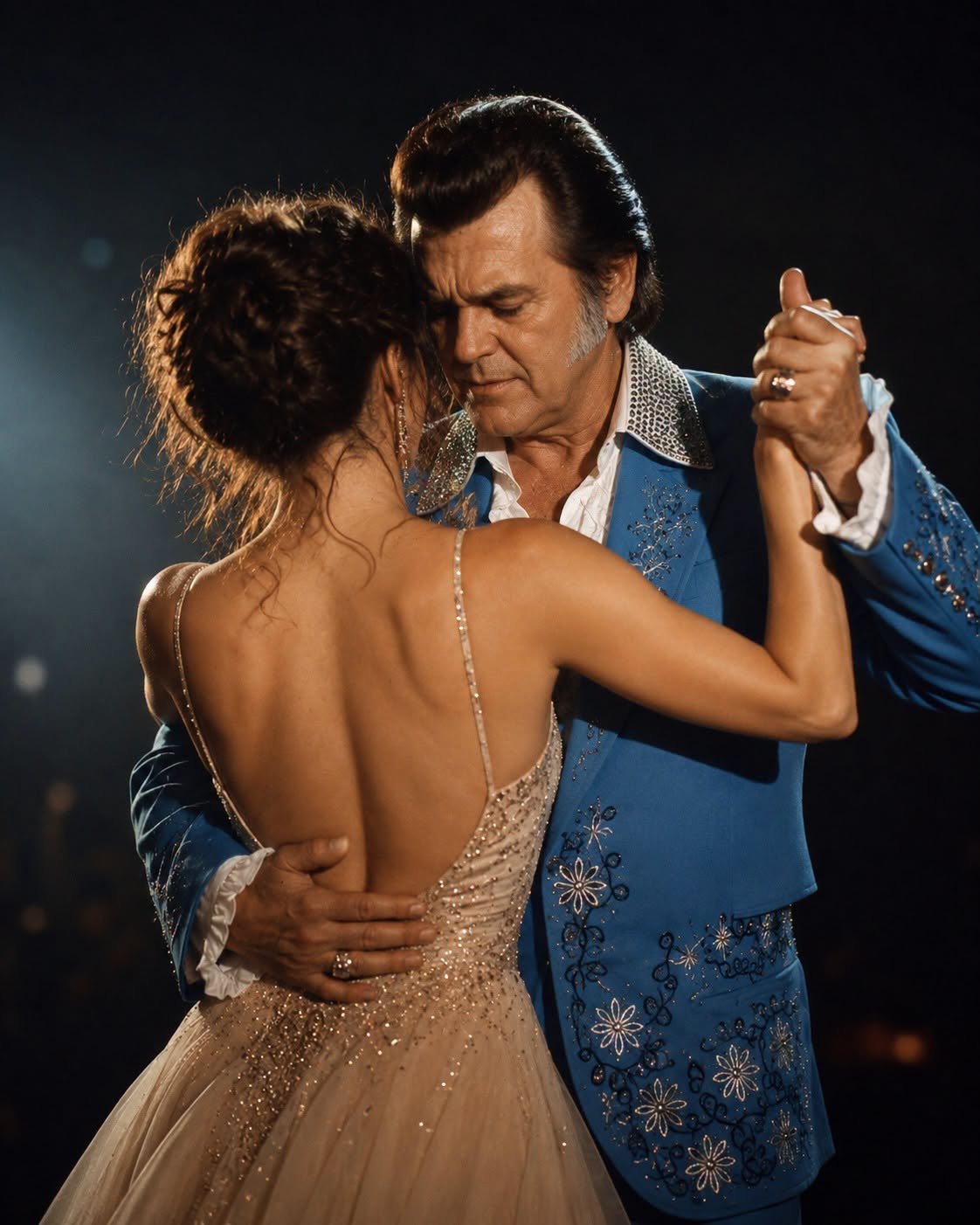 NO ONE UNDERSTOOD WHY CONWAY TWITTY SPOKE THE FIRST LINE OF “HELLO DARLIN'” INSTEAD OF SINGING IT FOR 23 YEARS… UNTIL THE STORY BEHIND A FORGOTTEN BOX FINALLY CAME OUT