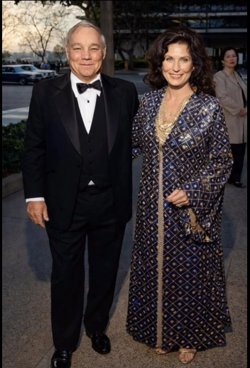 Loretta Lynn spent decades singing the truth—but one truth stayed buried. Behind the fame was a marriage to Oliver “Doolittle” Lynn that few truly understood. In her memoir, she finally broke the silence… revealing a moment so dark, it reshaped everything.