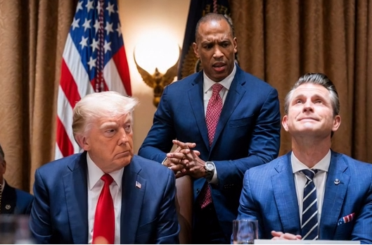 1 PETE HEGSETH RESIGNS BOMBSHELL ANNOUNCEMENT SHAKES WASHINGTON. See more👇