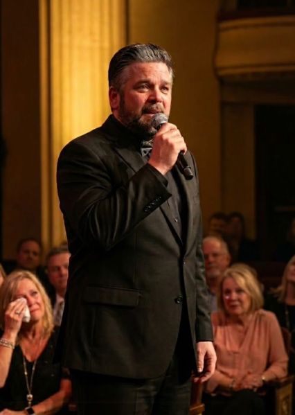 A SONG FOR GRANDFATHER — Fans were moved to tears after conway twitty’s grandson, Tre Twitty, took the stage to pay tribute to his beloved grandfather with a touching performance.