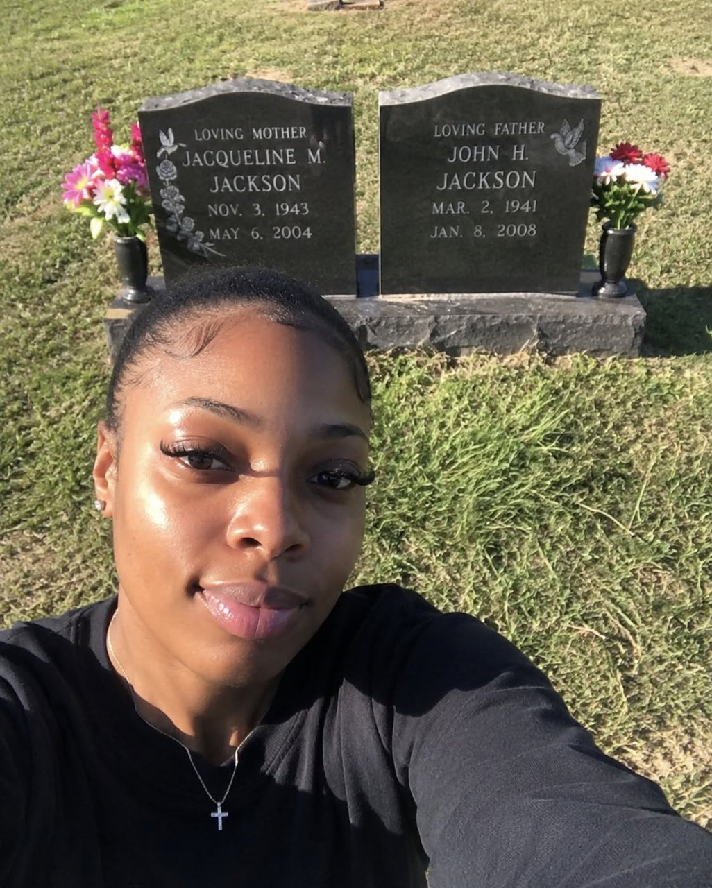 I SAW A WOMAN THROWING AWAY THE FLOWERS I LEFT ON MY MOTHER'S GRAVE — THE TRUTH SHE REVEALED CHANGED MY LIFE FOREVER