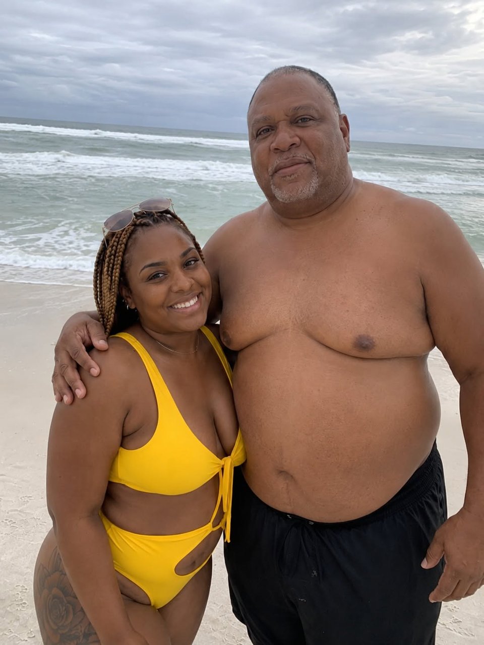 SHE LAUGHED AT THE FAT, MESSY OLD MAN WHO LOVED HER—UNTIL SHE SAW THE MILLIONAIRE'S CAR HE WAS HIDING