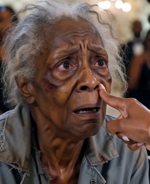 She sl*pped an old woman in the middle of her wedding…
