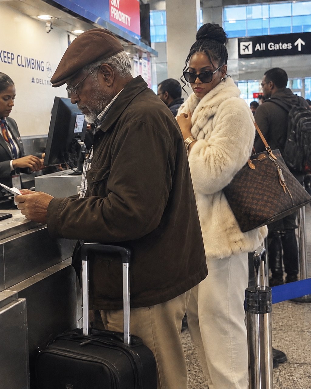 A woman cut ahead of my elderly father at airport security and called him "grandpa" — then two pilots saw him and immediately stopped.