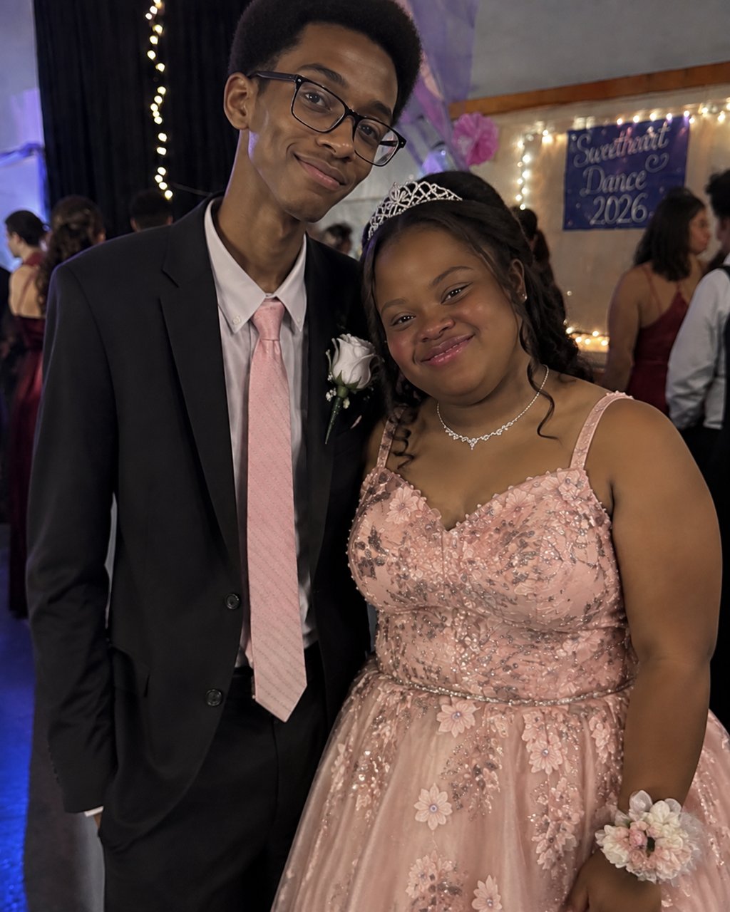 My daughter's best friend made her a prom dress after every store said nothing beautiful would fit her—what he hid inside left everyone speechless.