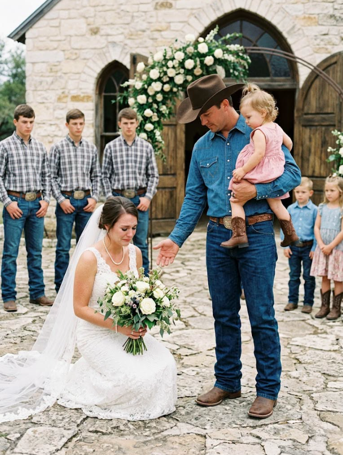 He Left Me at the Altar in Front of 200 Guests and Shouted, “I Can’t Marry a Barren Woman” 😭💔 But Before I Hit Rock Bottom, a Widowed Farmer Made Me an Offer That Left Everyone Speechless. 😱👀