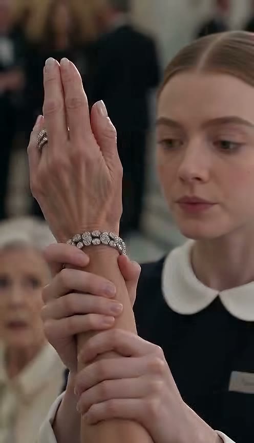 I Grabbed A Socialite's Wrist To Stop Her From Hitting Our Wheelchair-Bound Founder...