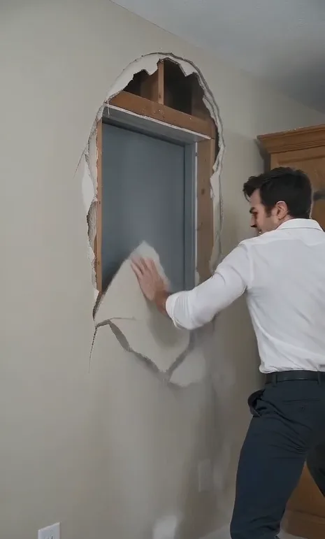 “Dad, Open That Wall!” — What He Found Behind the Hidden Metal Door Destroyed His Family’s Biggest Lie