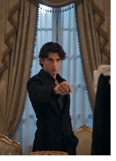 The Mafia Boss Asked Who Made the Pecan Pie, Then He Looked at the Maid No One Had Thanked in Three Years