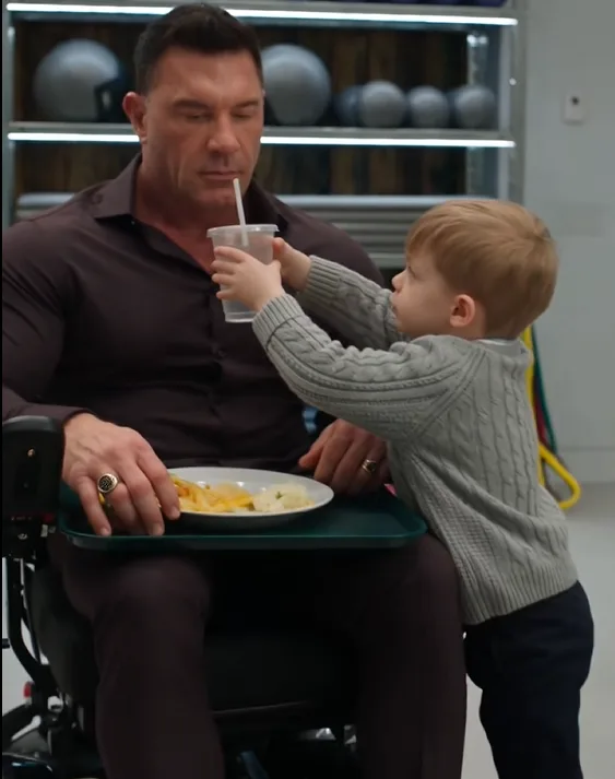 Three-year-old Noah climbed onto the footrest of Angelo’s wheelchair simply because he noticed the Mafia Boss had not touched his dinner or water.