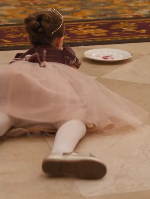 Five-year-old Maya Moretti was carrying a small plate across the marble ballroom when her shoulder accidentally brushed Genevieve Hale’s gown.