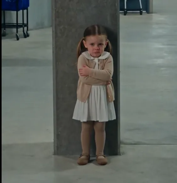 Bianca Bellandi stepped from the private elevator and found three-year-old Mia still standing beside the same concrete pillar.