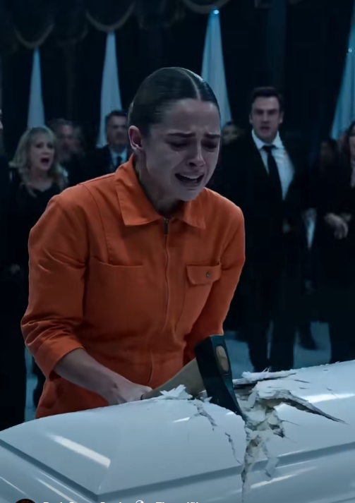 “Everyone Thought She Was Dead Until the Maid Grabbed an Axe”