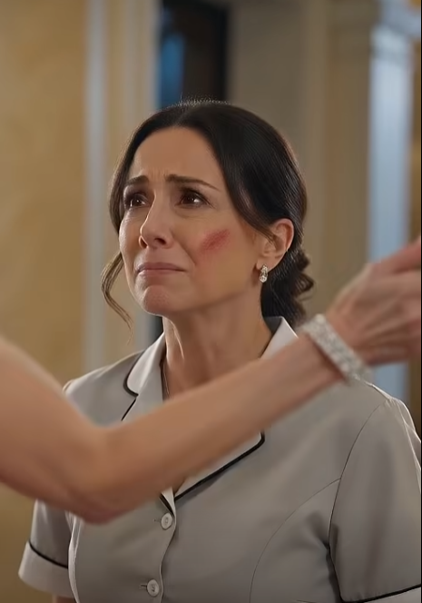 Vivian Romano’s hand struck Clara Bennett across the face before anyone beneath the chandeliers had time to pretend not to be watching.