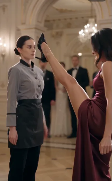 The Millionaire’s Fiancée Kicked the Maid in Front of 300 Guests—Then Found Out Who She Really Was