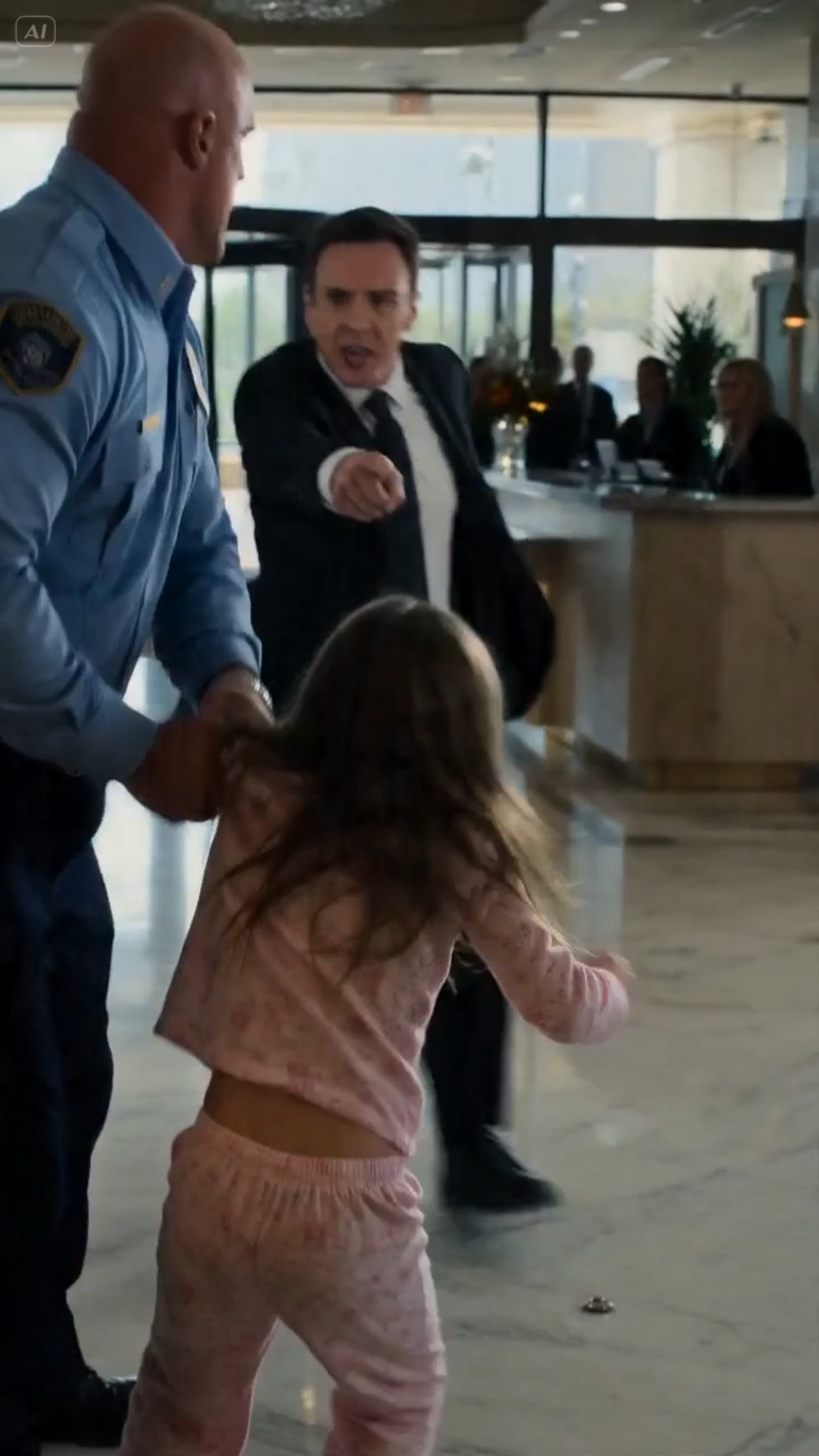 THE LITTLE GIRL RAN INTO A LUXURY HOTEL SCREAMING FOR HER MOTHER — THEN A BLOOD-STAINED KEY CARD STOPPED THE ENTIRE LOBBY