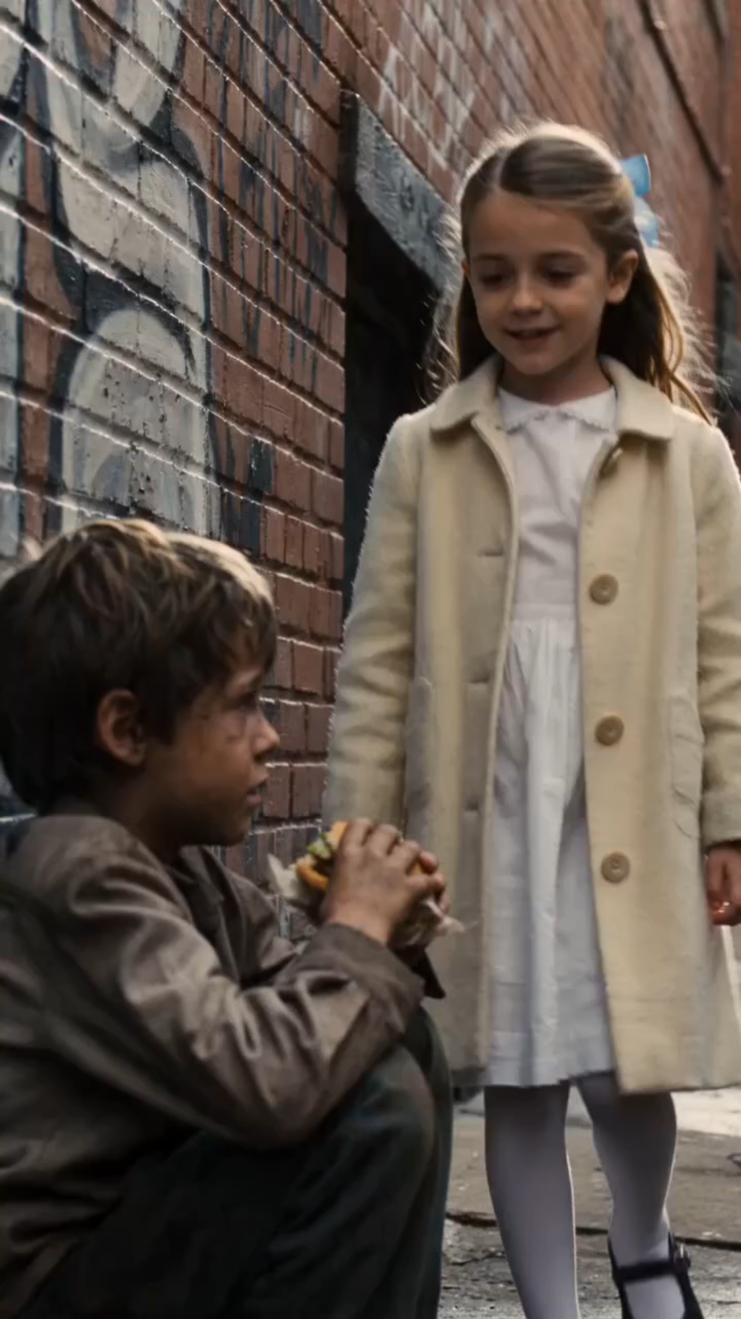 A LITTLE GIRL HUGGED A HOMELESS BOY... THEN HER MOTHER SAW THE SCAR AND DROPPED TO HER KNEES