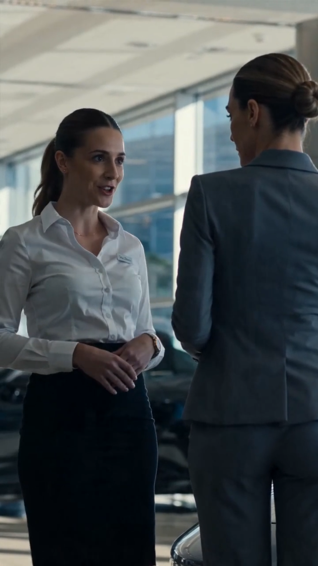 SHE MOCKED A “POOR WOMAN” IN HER OWN SHOWROOM—THEN DISCOVERED THE CEO HAD BEEN STANDING IN FRONT OF HER THE ENTIRE TIME
