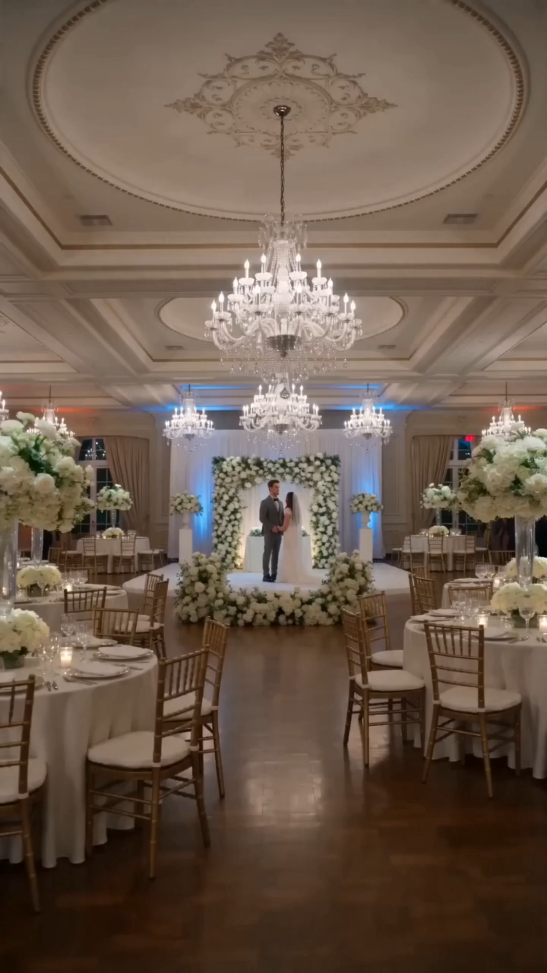 They Mocked the Waiter’s Wedding—Then the Entire Hotel Fell Silent